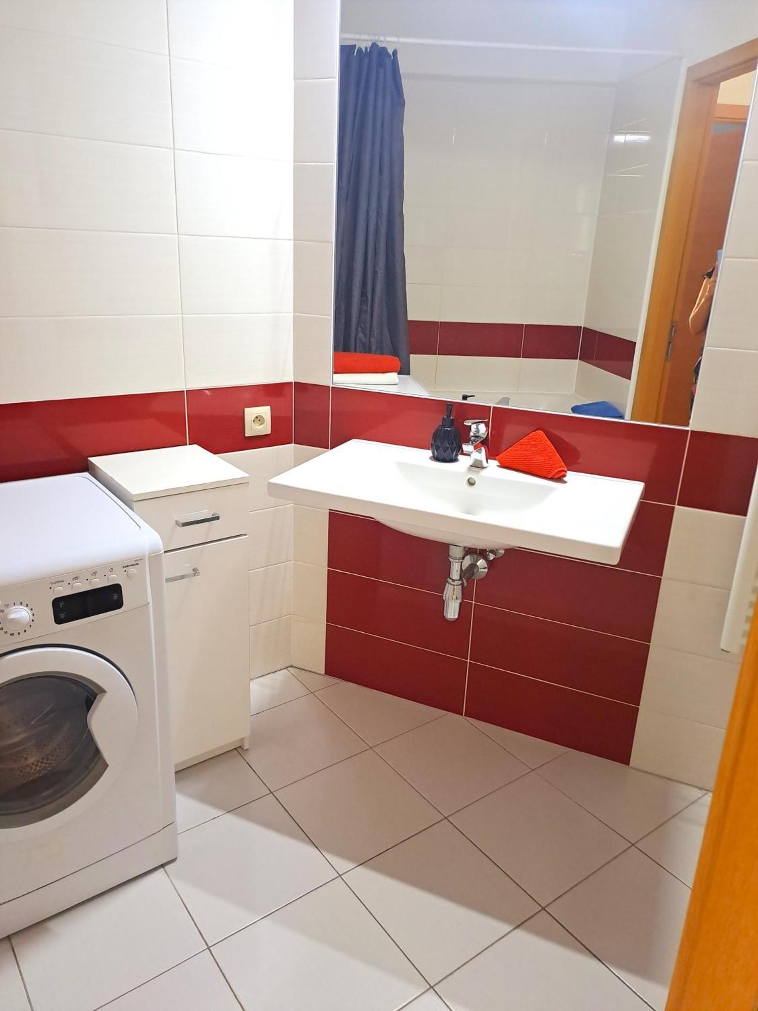 Stylish Getaway In Prime Bratislava Location - By The Danube And Old Town Apartment Exterior photo