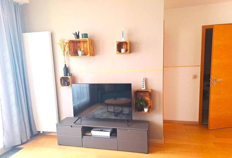 Stylish Getaway In Prime Bratislava Location - By The Danube And Old Town Apartment Exterior photo